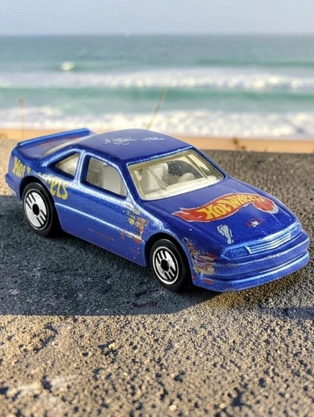 1996 Hot Wheels #1 Lumina Stocker HW Race Team Edition Die-Cast1:64 Race Car Toy